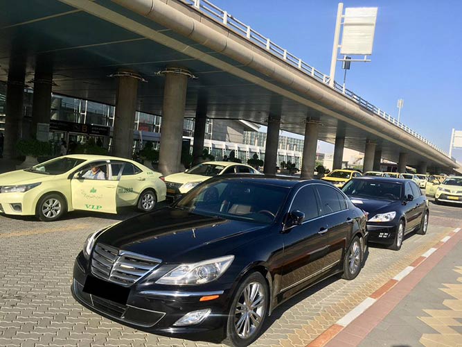 Ceremonial and luxury car rental for executives and special guests (2)