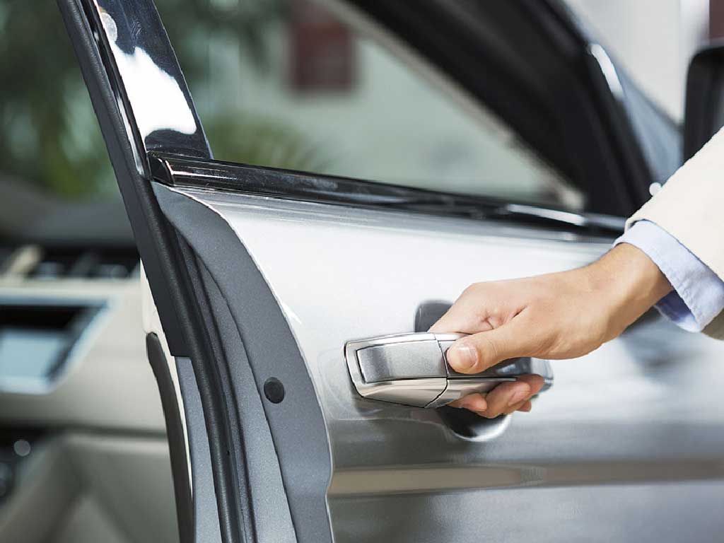 Obtaining information regarding the laws related to car rental in Iran (1)