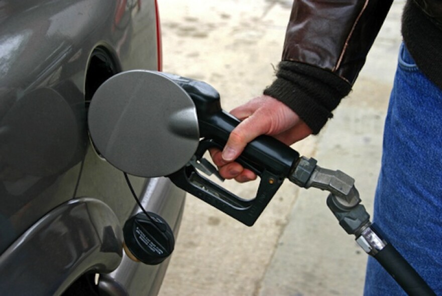 Gasoline or hybrid car rental Which is more economical (3)